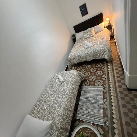 A & M Barcelona Hostal Ngoại thất bức ảnh