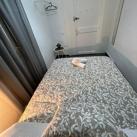A & M Barcelona Hostal Ngoại thất bức ảnh