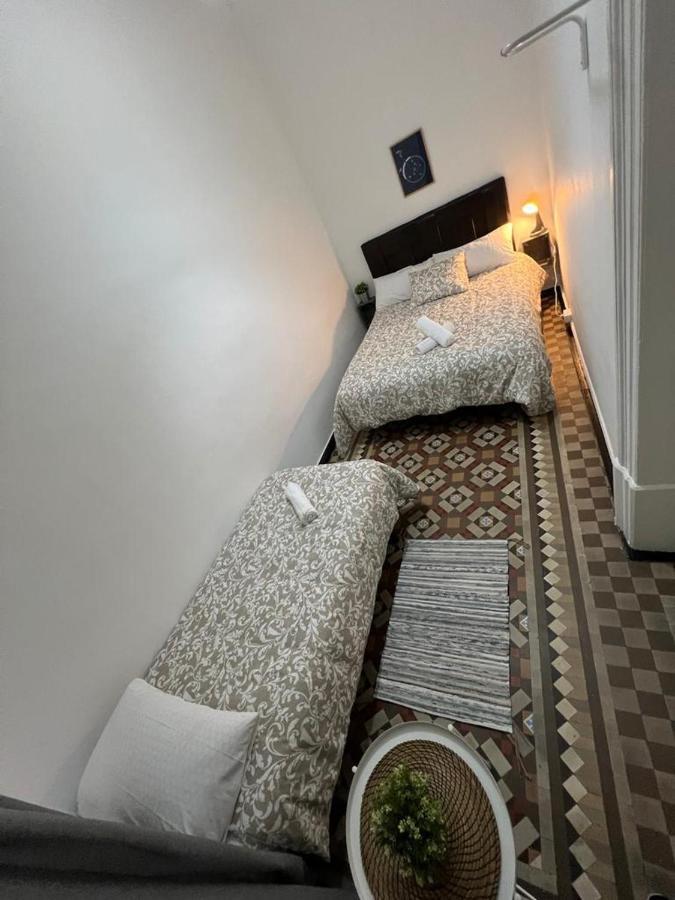 A & M Barcelona Hostal Ngoại thất bức ảnh