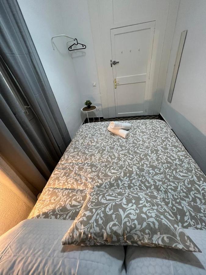 A & M Barcelona Hostal Ngoại thất bức ảnh
