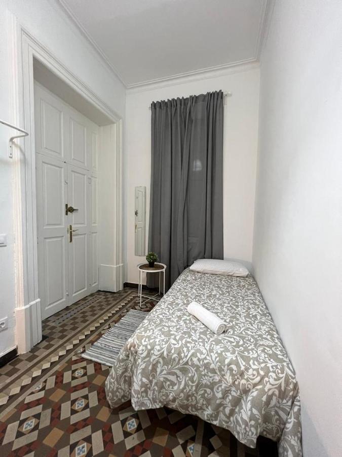 A & M Barcelona Hostal Ngoại thất bức ảnh