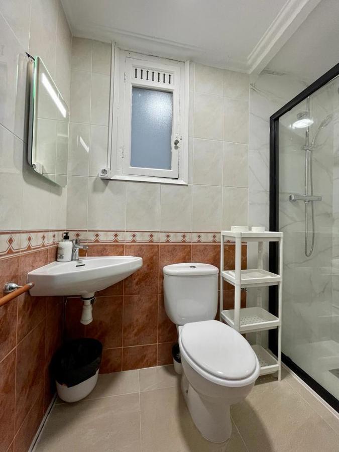 A & M Barcelona Hostal Ngoại thất bức ảnh