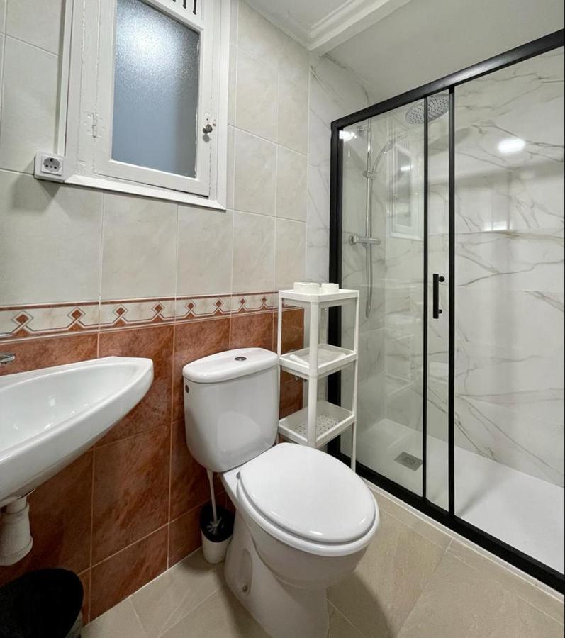 A & M Barcelona Hostal Ngoại thất bức ảnh